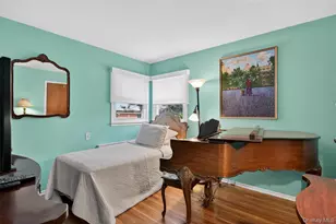 21 Whitney Ave, Floral Park, NY 11001 - Photo 13