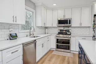 22 Valkill Dr, Poughkeepsie, NY 12601 - Photo 7