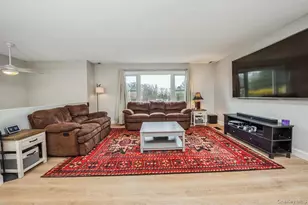 22 Valkill Dr, Poughkeepsie, NY 12601 - Photo 11
