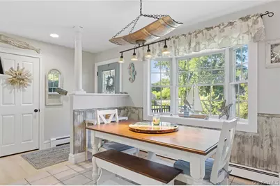 123 Broad Avenue, Aquebogue, NY 11901 - Photo 9