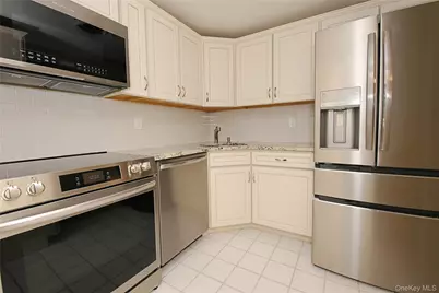 230 W Broadway #307, Long Beach, NY 11561 - Photo 5