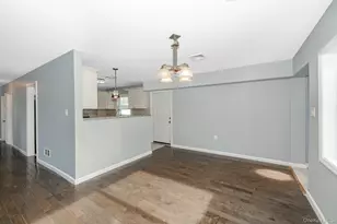 33 E Seacrest Ave, Lindenhurst, NY 11757 - Photo 19