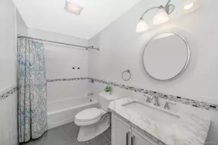 33 E Seacrest Ave, Lindenhurst, NY 11757 - Photo 21