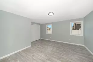 33 E Seacrest Ave, Lindenhurst, NY 11757 - Photo 15