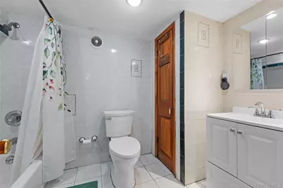 13301 226th Street, Springfield Gardens, NY 11413 - Photo 35
