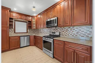 13301 226th Street, Springfield Gardens, NY 11413 - Photo 15