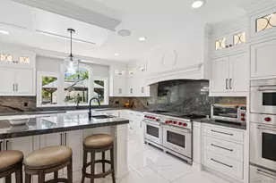 10 Colonial Dr, Smithtown, NY 11787 - Photo 9