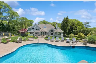 10 Colonial Drive, Smithtown, NY 11787 - Photo 3