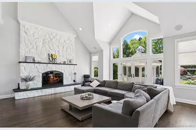 10 Colonial Drive, Smithtown, NY 11787 - Photo 11