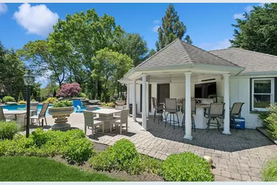 10 Colonial Drive, Smithtown, NY 11787 - Photo 33