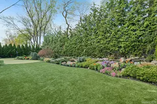 155 Bengeyfield Dr, East Williston, NY 11596 - Photo 41