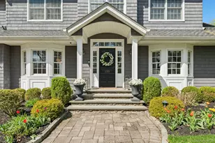 155 Bengeyfield Dr, East Williston, NY 11596 - Photo 3