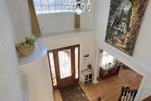 185 W Islip Rd, West Islip, NY 11795 - Photo 5