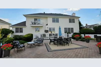 185 W Islip Road, West Islip, NY 11795 - Photo 43