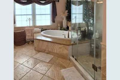 185 W Islip Road, West Islip, NY 11795 - Photo 37