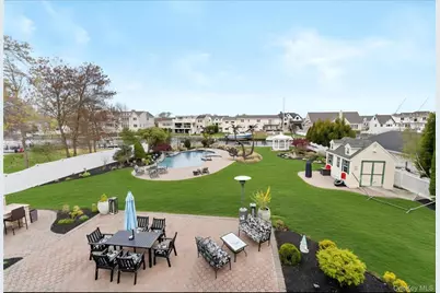 185 W Islip Road, West Islip, NY 11795 - Photo 47