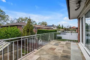 3-28 149th Pl, Whitestone, NY 11357 - Photo 17