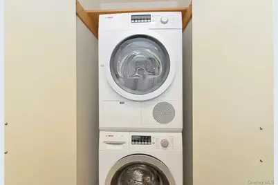 3916 Prince Street #6E, Flushing, NY 11354 - Photo 3