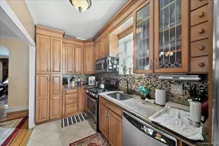 2445 Yates Ave, Bronx, NY 10469 - Photo 3