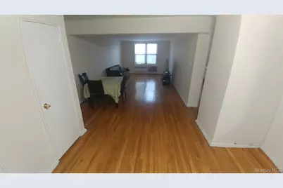 66-15 Thornton Place #5V, Rego Park, NY 11374 - Photo 7