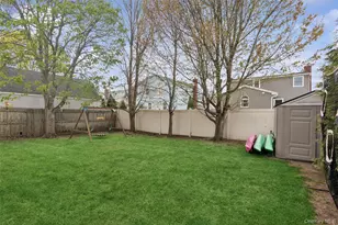 2452 Woodland Ave, Wantagh, NY 11793 - Photo 23