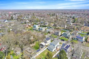 326 Litchfield Ave, Babylon, NY 11702 - Photo 7
