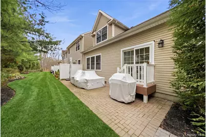 32 Eagle Circle, Bohemia, NY 11716 - Photo 5