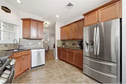 32 Eagle Circle, Bohemia, NY 11716 - Photo 11