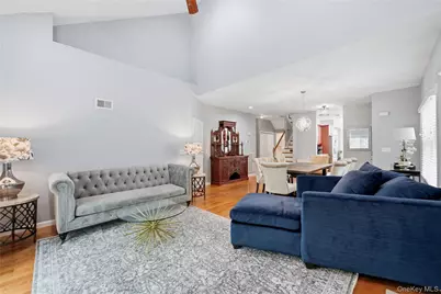 32 Eagle Circle, Bohemia, NY 11716 - Photo 15