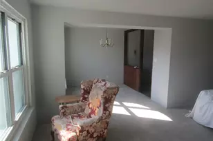 175 Main Ave, Wheatley Heights, NY 11798 - Photo 7
