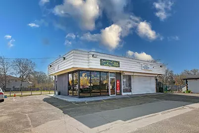 1575 5th Avenue, Bay Shore, NY 11706 - Photo 3