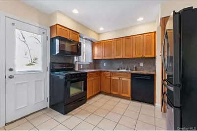 10 Maple Road, Huntington Station, NY 11746 - Photo 7