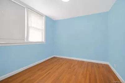 152 Livingston Avenue, Yonkers, NY 10705 - Photo 11