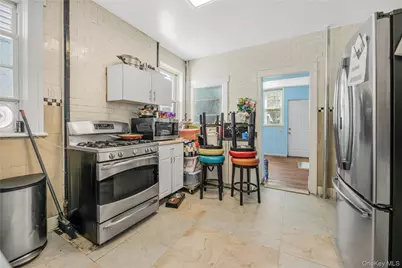 152 Livingston Avenue, Yonkers, NY 10705 - Photo 7