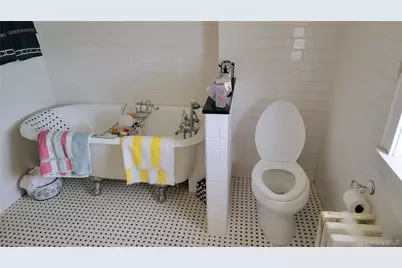 14713 Willets Point Boulevard, Whitestone, NY 11357 - Photo 7