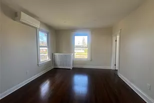55 Sea Cliff Ave, Sea Cliff, NY 11579 - Photo 5