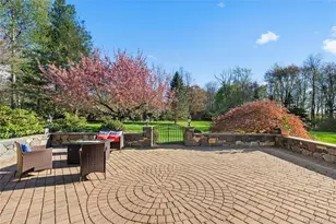 1 Redbrooke Pl, Armonk, NY 10504 - Photo 33