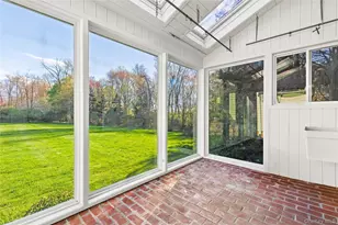 1 Redbrooke Pl, Armonk, NY 10504 - Photo 9