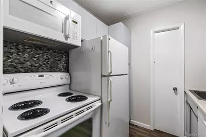 560 Halstead Avenue #3B, Harrison, NY 10528 - Photo 9
