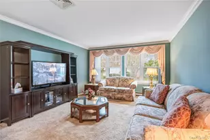 109 Revere Dr, Sayville, NY 11782 - Photo 9