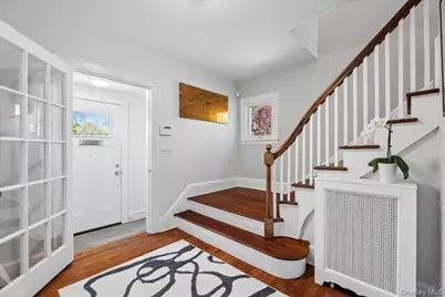 337 Heathcote Road, Scarsdale, NY 10583 - Photo 3