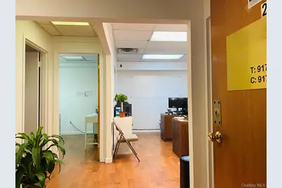 13336 41st Road #2G, Flushing, NY 11355 - Photo 3