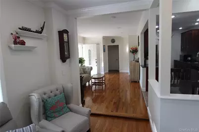 650 Warren Avenue, Thornwood, NY 10594 - Photo 7