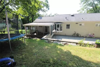 650 Warren Avenue, Thornwood, NY 10594 - Photo 19