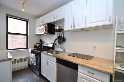 142 Garth Road #1A, Scarsdale, NY 10583 - Photo 1