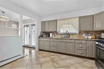 463 Louis Avenue, Floral Park, NY 11001 - Photo 11