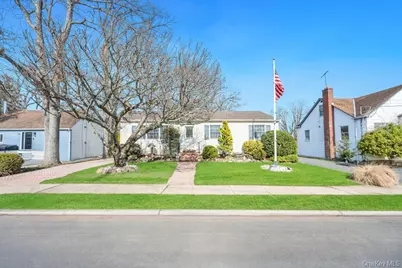 238 Centre Avenue, Lindenhurst, NY 11757 - Photo 1