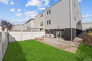 145-90 226th St, Springfield Gardens, NY 11413 - Photo 19