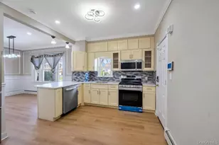 24 W Dover St, Valley Stream, NY 11580 - Photo 27