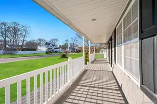 29 Harwood Way, Coram, NY 11727 - Photo 3